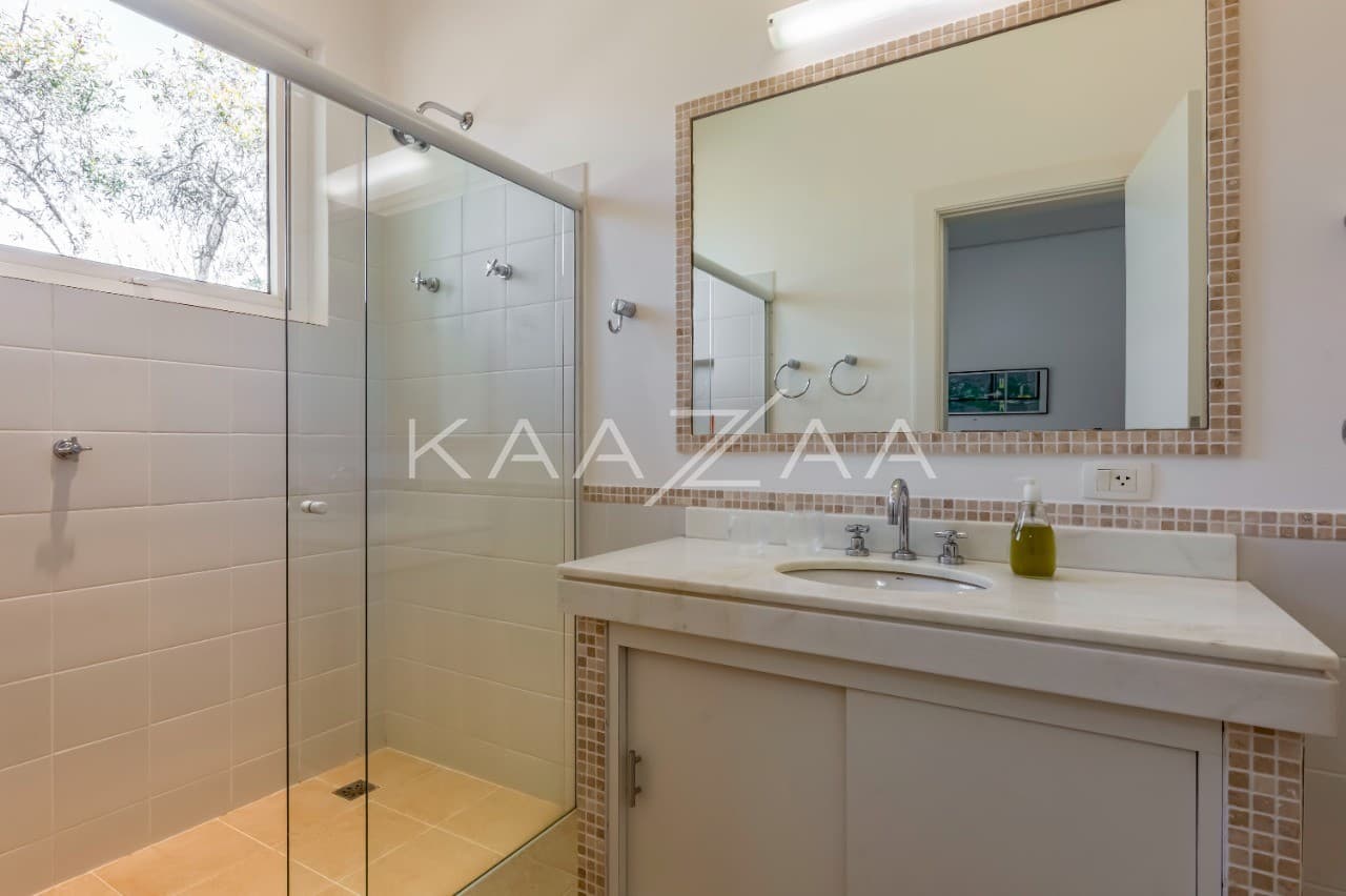Uma vista deliciosa rodeia os ambientes, com tudo feito para relaxar. Casa na Quinta da Baroneza II. - Foto 48