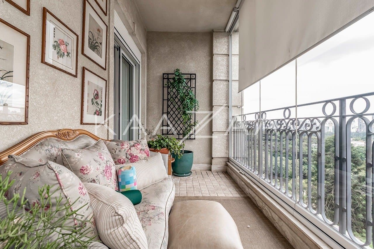Ambientes suntuosos, planta ampla e vista panorâmica. Apartamento neoclássico no Jardim Guedala. - Foto 25