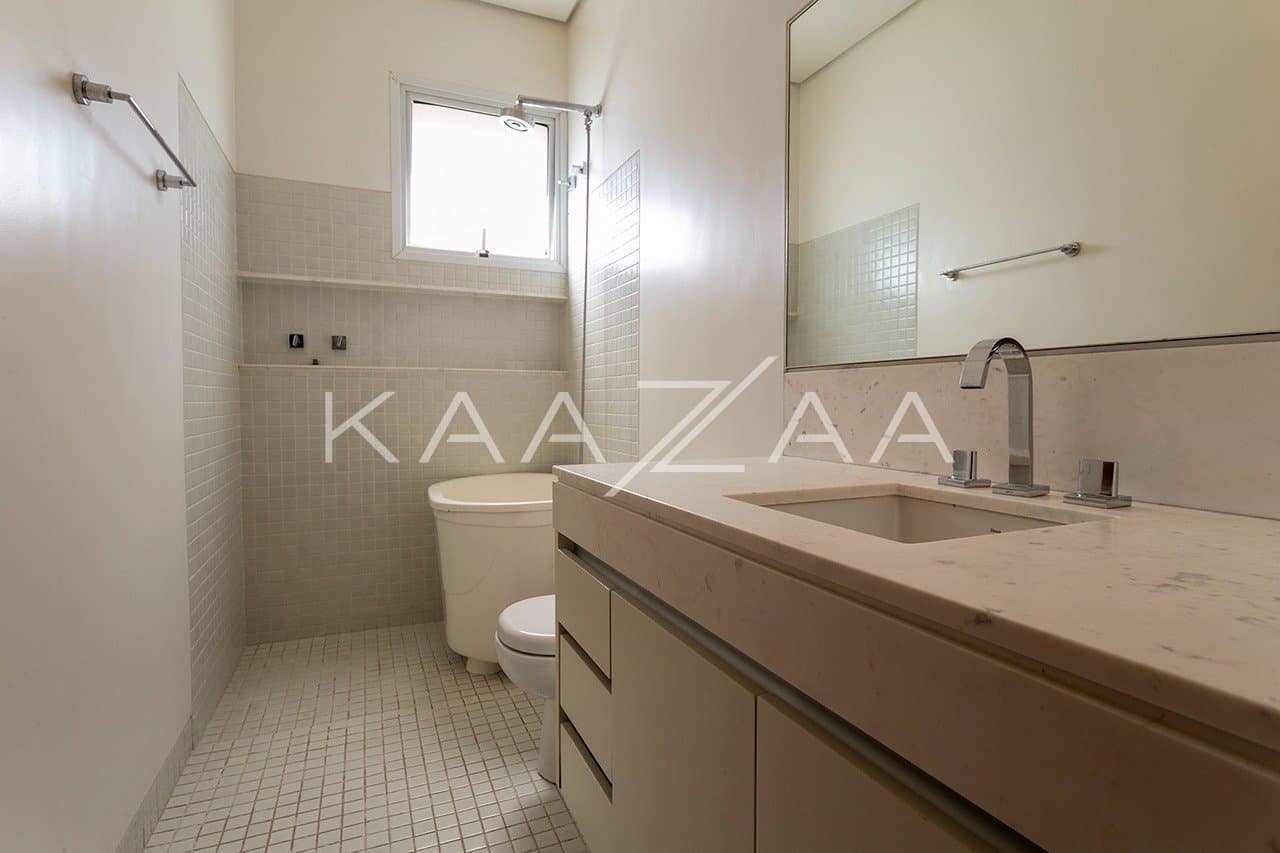Casa com clima incrível, ótimo espaço de lazer e jardim ensolarado, no bairro Boaçava. - Foto 25