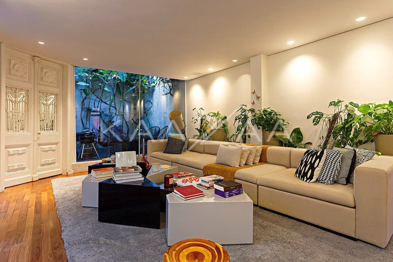 Uma casa de vila cheia de bossa no coração do Jardins. - Foto 1