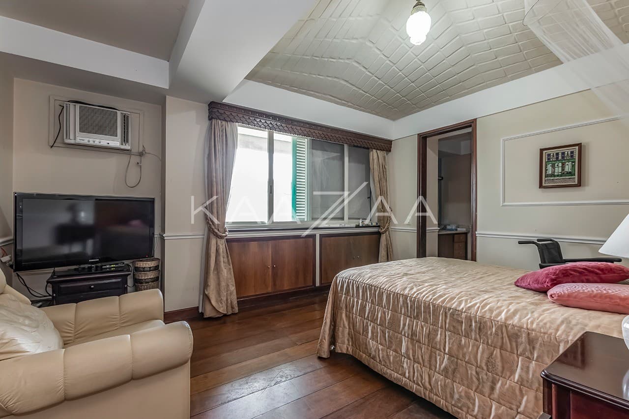 Jardim ensolarado, varanda gostosa e living espaçoso. Casa na Cidade Jardim. - Foto 15