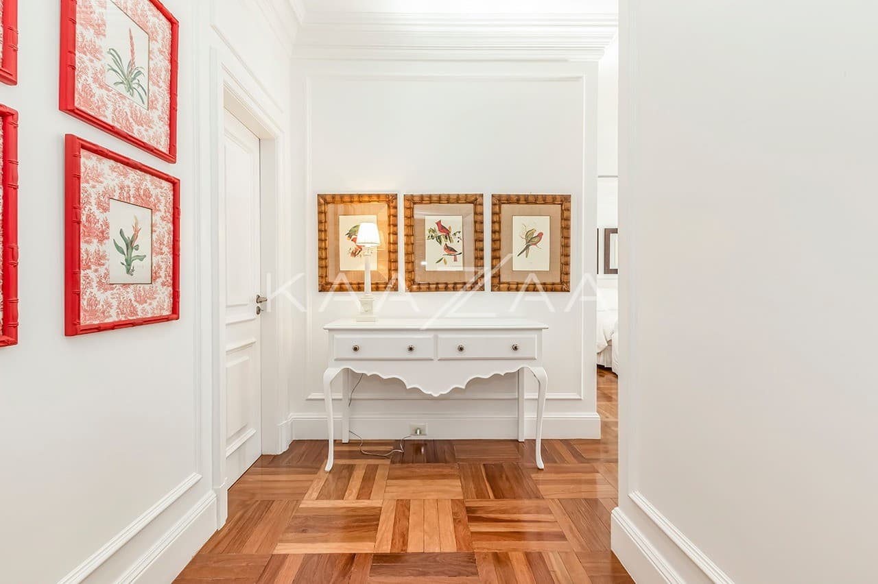 A estética clássica e impecável faz desta casa um lar exuberante. Na melhor localização da Cidade Jardim. - Foto 26