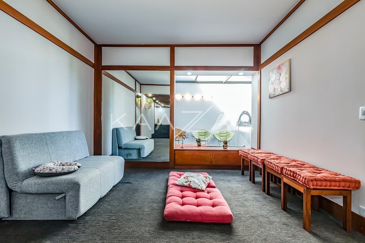 Área gourmet, piscina, atelier, pomar, lago de carpas e vista panorâmica. Casa para comtemplar a vida, no Jardim Guedala. - Foto 18