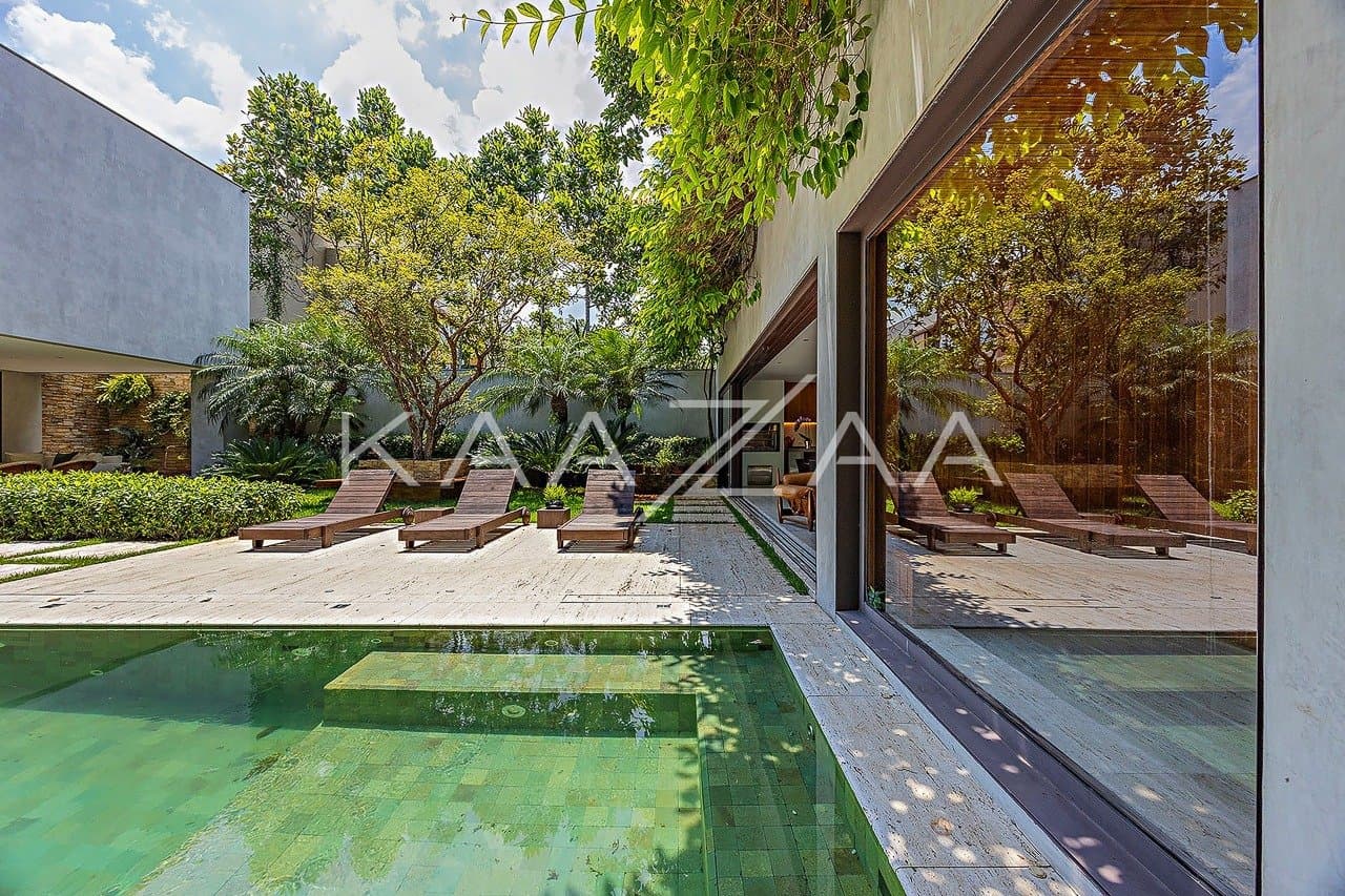 Arquitetura e paisagismo irretocáveis: casa no Jardim Paulistano. - Foto 5