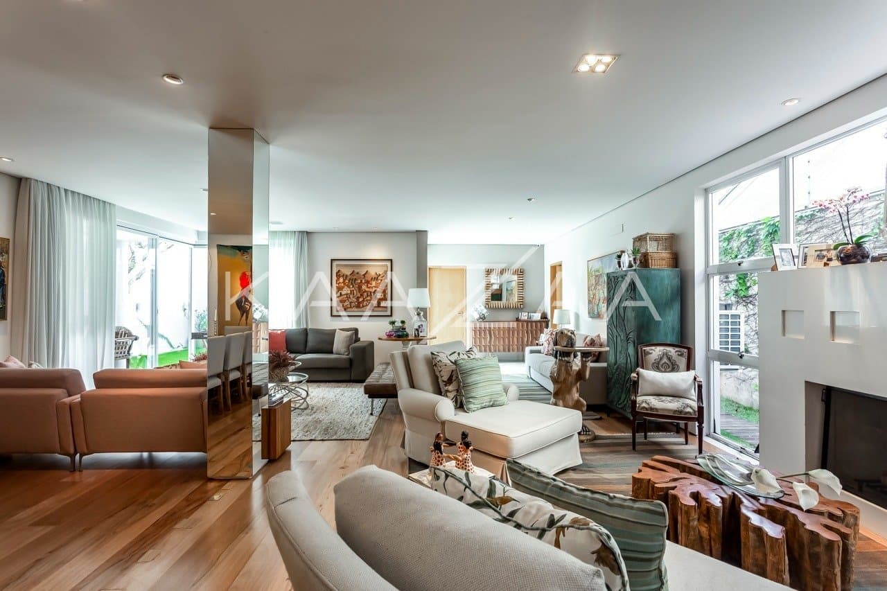Casa super prática e bem construída. Muita luz natural e tranquilidade no Jardim Europa. - Foto 3