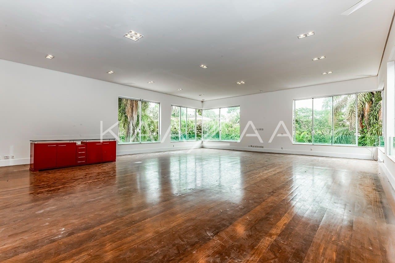 Vista verde, arquitetura moderna e janelões. Casa no Jardim Guelada! - Foto 6