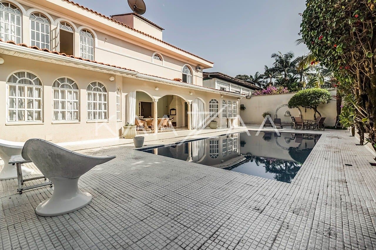 Deliciosa casa clássica, iluminada e ampla, no sossego da Cidade Jardim. - Foto 4