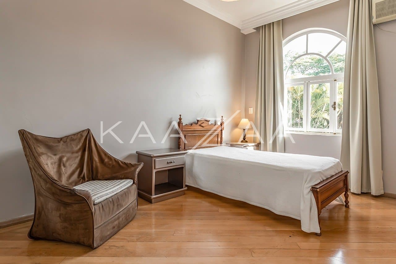 Deliciosa casa clássica, iluminada e ampla, no sossego da Cidade Jardim. - Foto 24