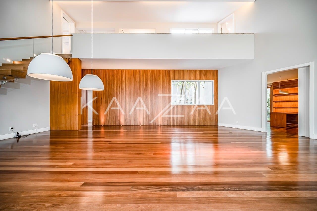 Que tal viver rodeado de muito verde em plena cidade grande? Esta casa no Jardim Lusitânia pode te proporcionar isso. - Foto 11