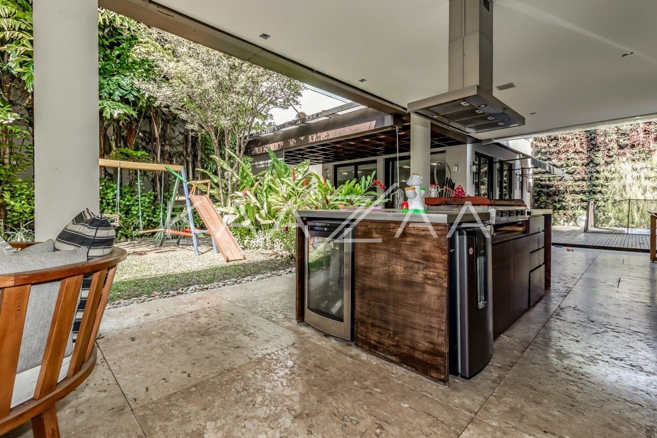 Localização cobiçada e arquitetura contemporânea. Casa extraordinária no Jardim Europa. - Foto 13