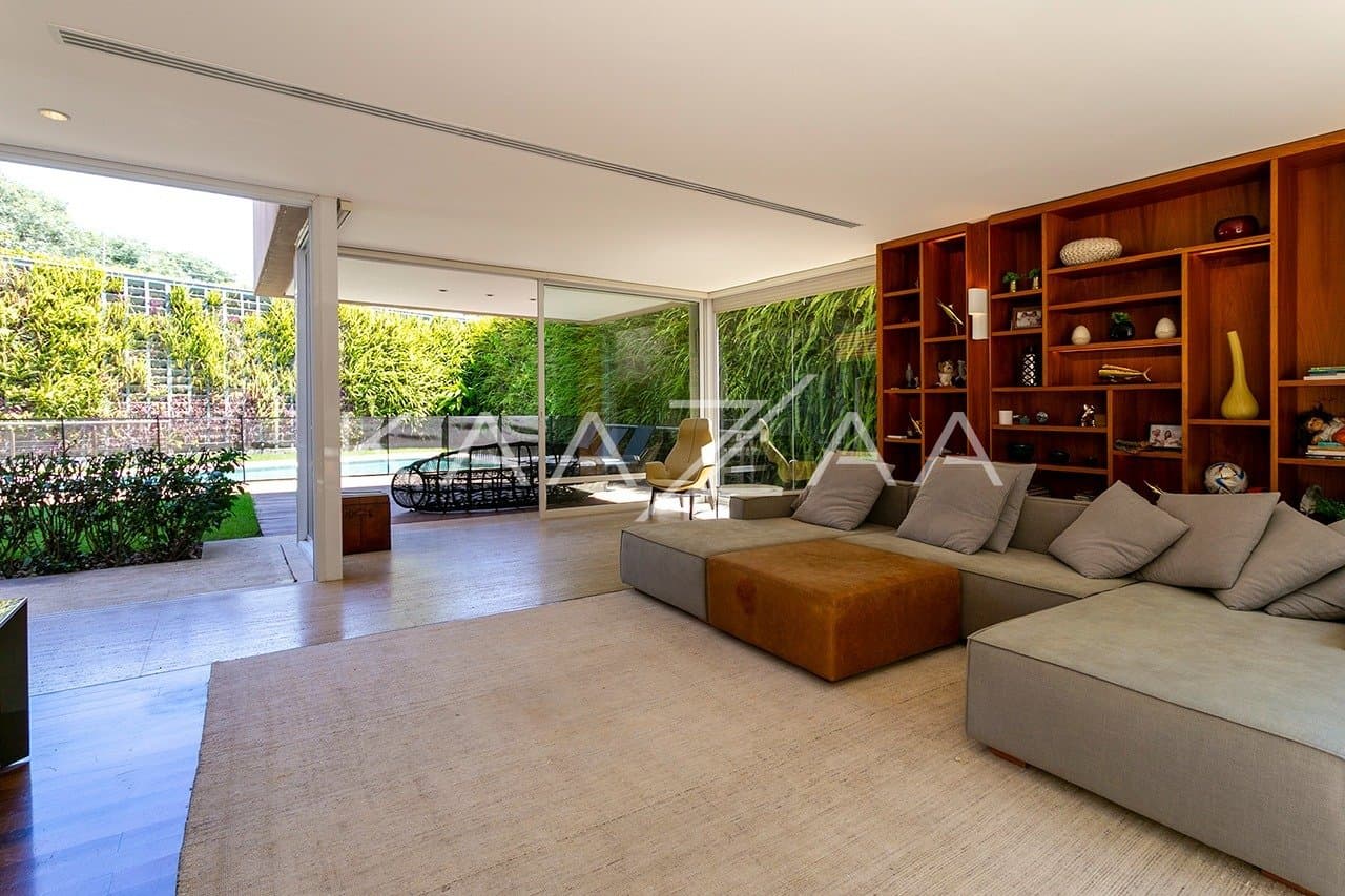 Casa com clima incrível, ótimo espaço de lazer e jardim ensolarado, no bairro Boaçava. - Foto 9