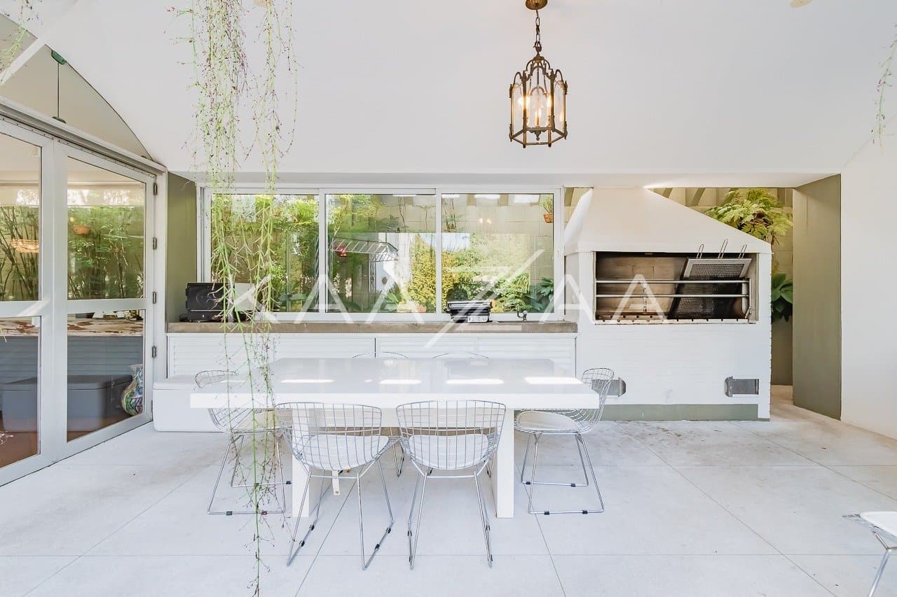 Casa espaçosa com 555 m² de bem-estar em Alto de Pinheiros, perfeita para receber. - Foto 5